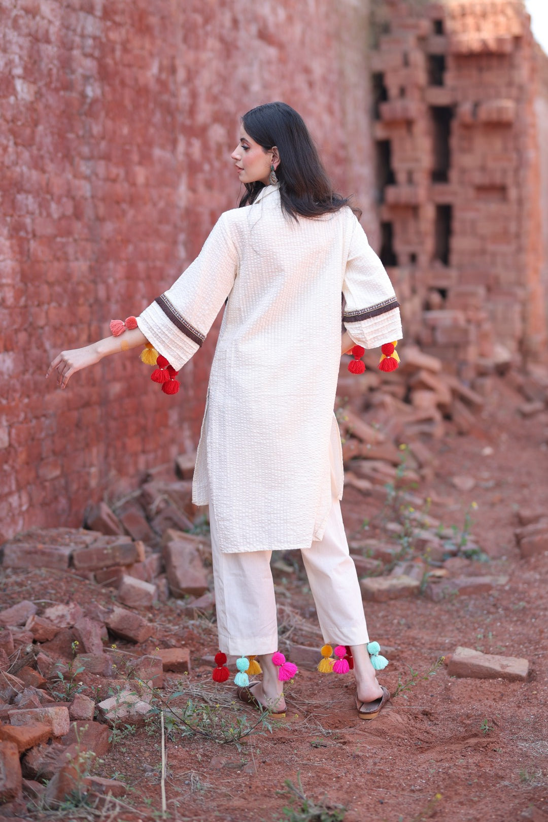 tassel-tales-kurta-set_back_view_maniduakhanna_roohss25.jpg