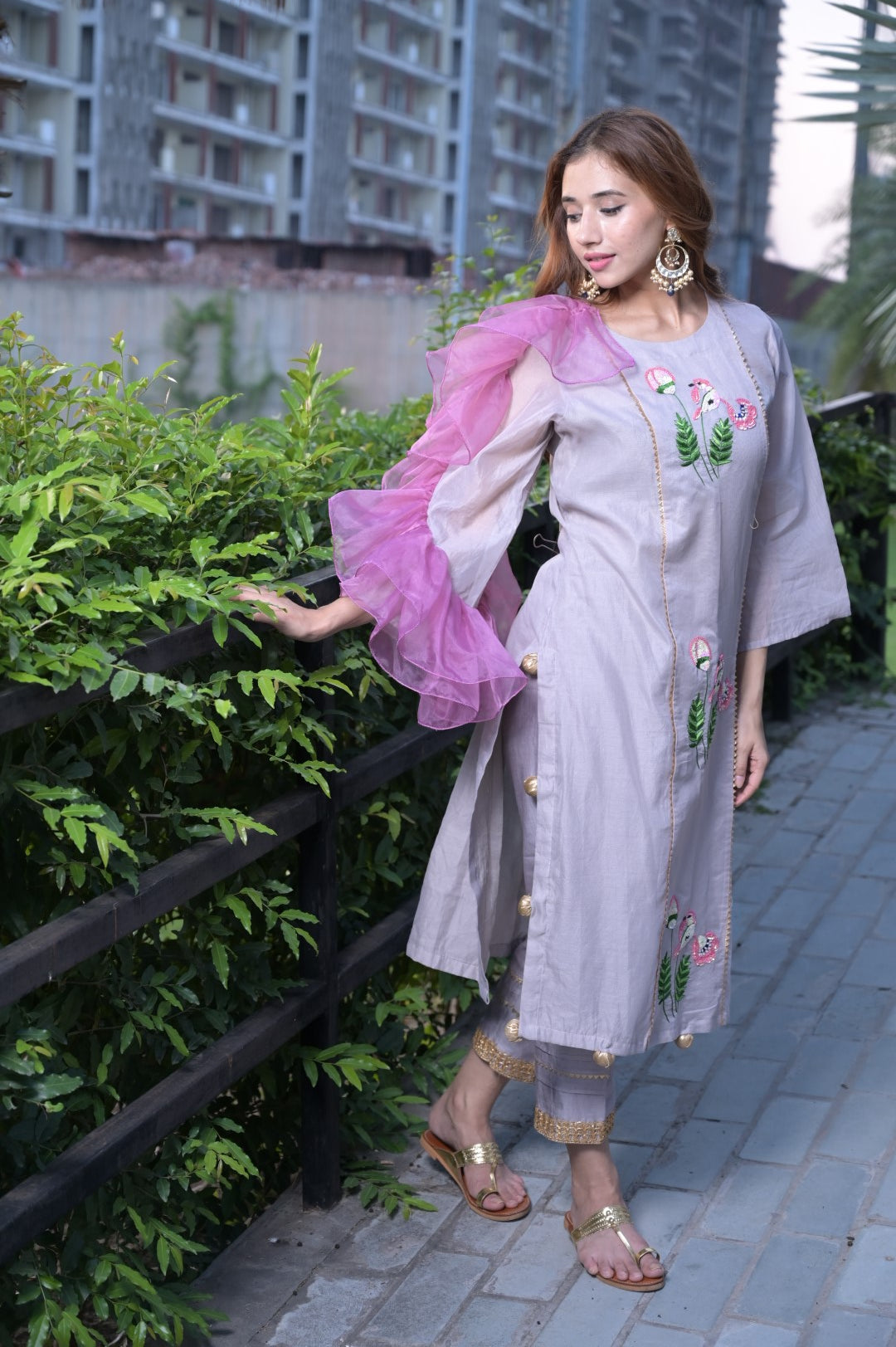 Grey Salwar Kamiz With Floral Style In Pink