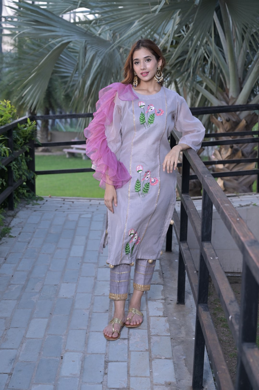 Grey Salwar Kamiz With Floral Style In Pink