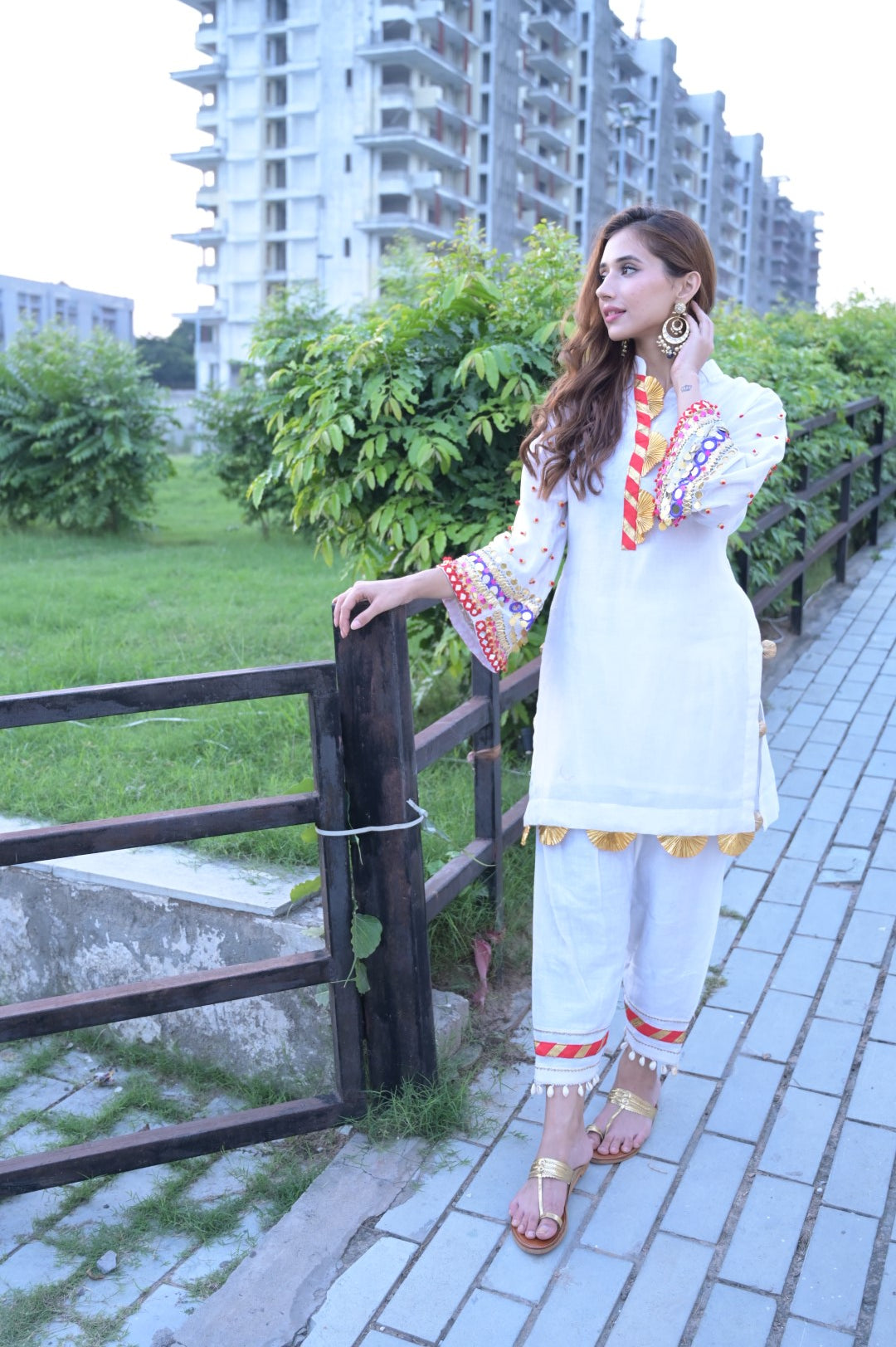 White Salwar Kamiz With Gotta Work