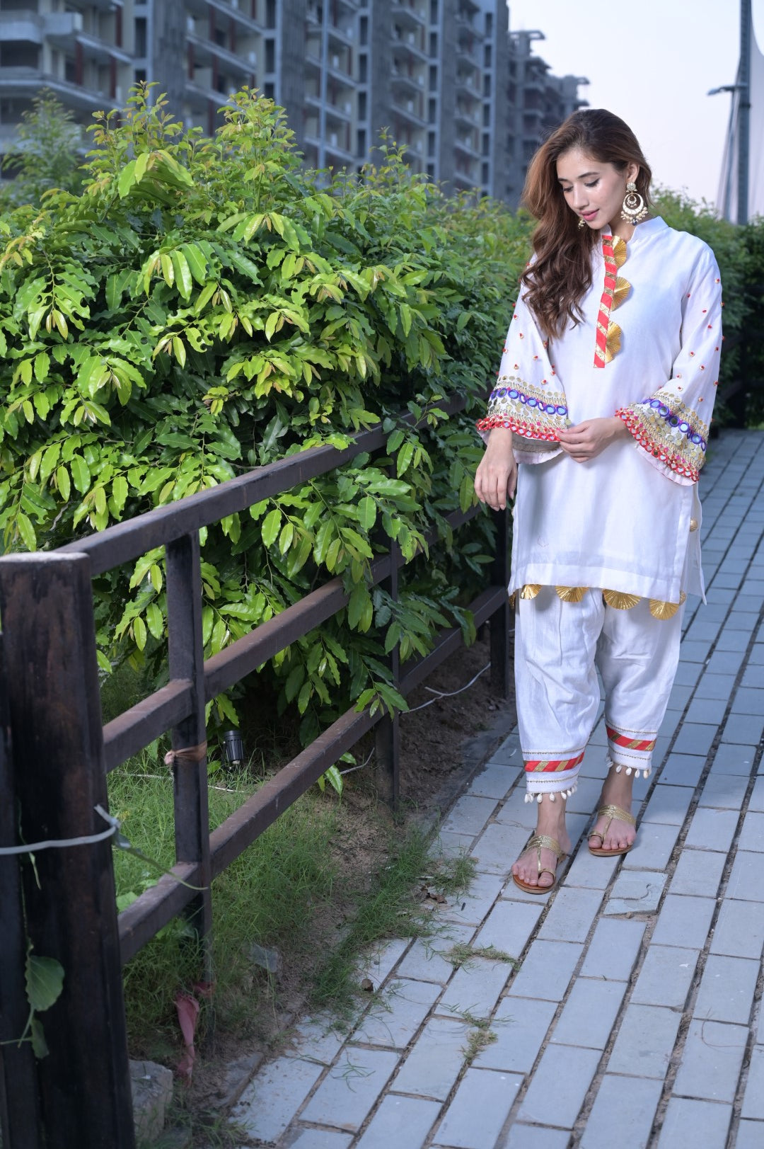 White Salwar Kamiz With Gotta Work