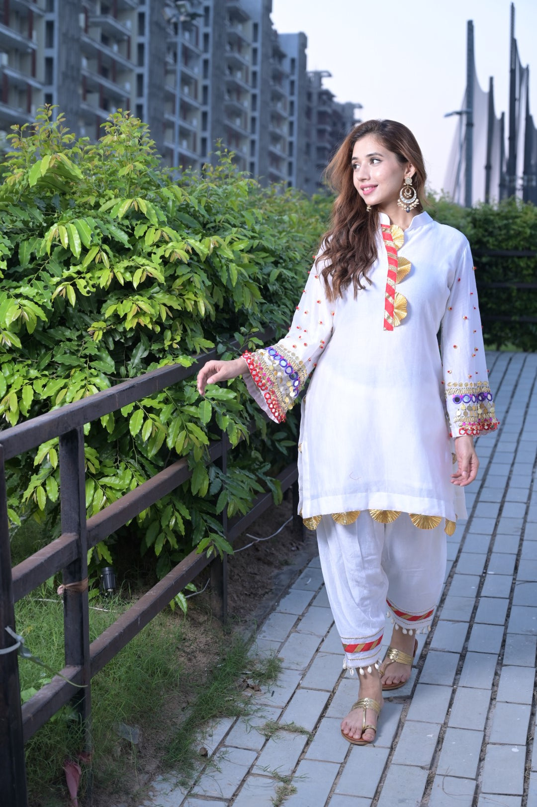 White Salwar Kamiz With Gotta Work
