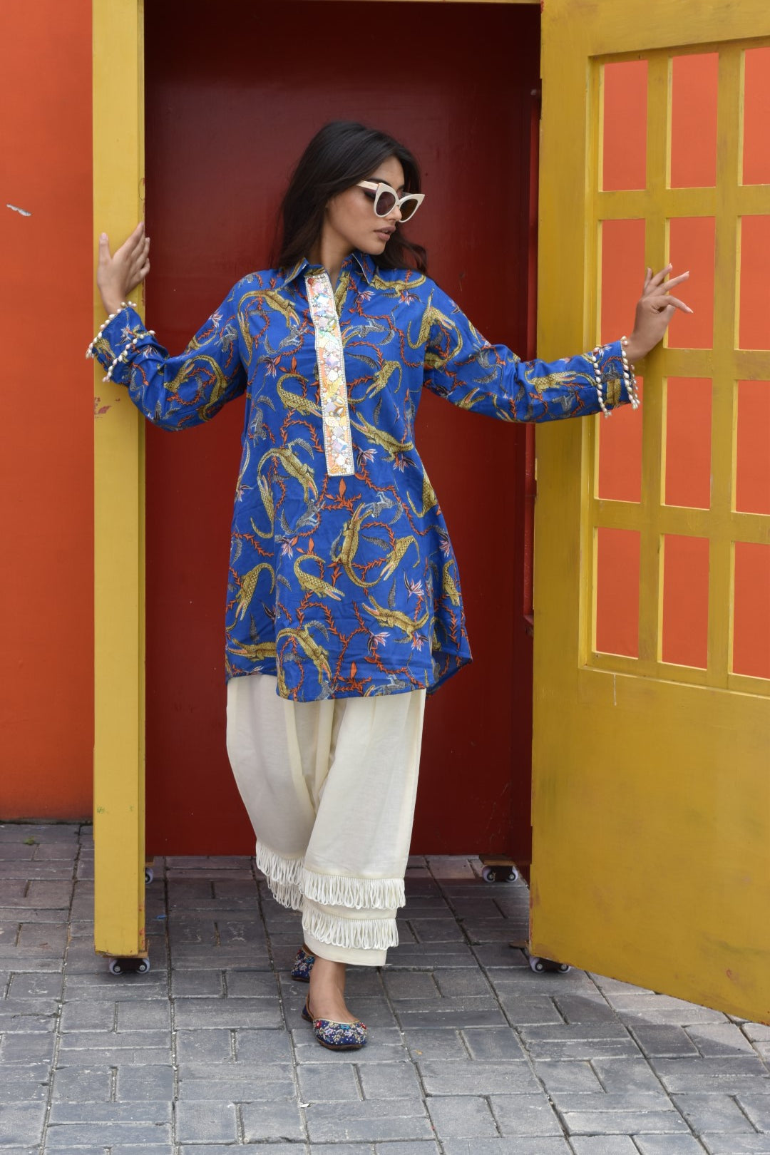 Urban Chic : Blue Printed Kurta With White Pants