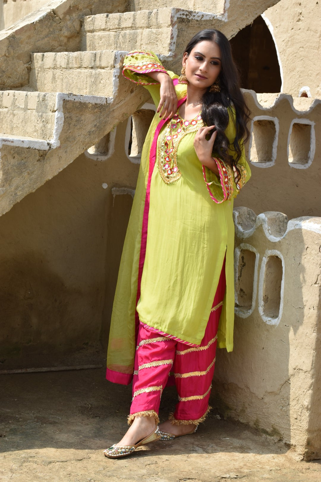 Green Kurta, Pink Pants & Matching Green Dupatta In Organza Having Gotta Work