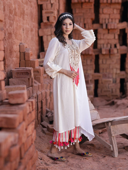 Asymmetric Ivory Kurta Set - Mani Dua Khanna - Kurta Sets - Mani Dua Khanna